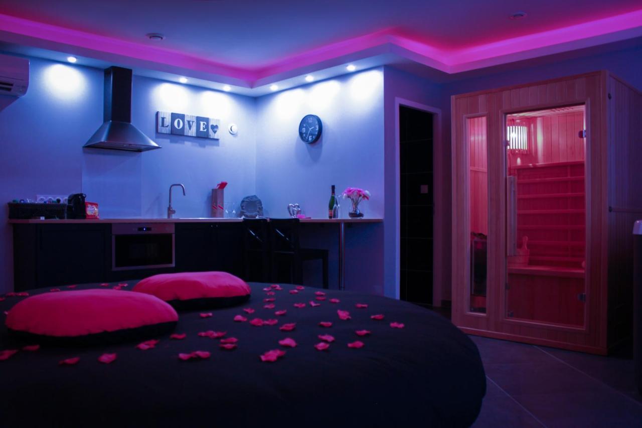 Nuit Vip Spa Sauna Privatif Le Rove Exterior foto